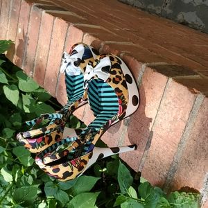 Iron Fist closed toe heels sz. 9